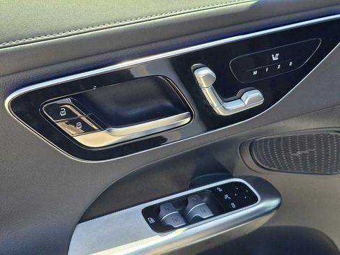 Used 2025 Mercedes-Benz GLC 300 image 22