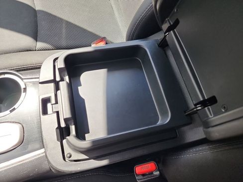 Used 2020 Nissan Pathfinder S image 32