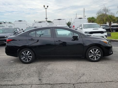 Used 2025 Nissan Versa SV FWD image 8