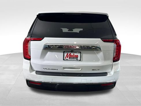 Used 2024 GMC Yukon SLT w/ SLT Premium Package AWD/4WD image 6