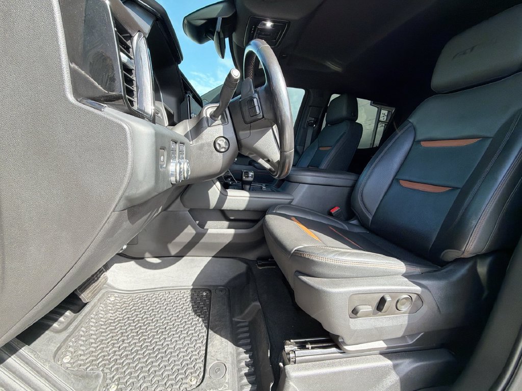 Used 2023 GMC Sierra 1500 AT4 w/ AT4 Premium Package AWD/4WD image 17