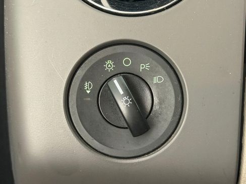 Used 2014 Ford Expedition XLT RWD image 25