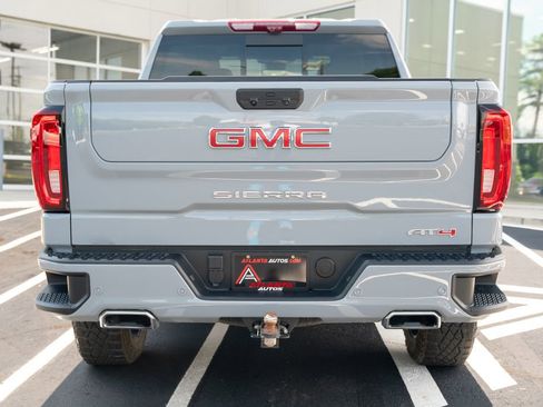Used 2025 GMC Sierra 1500 AT4 w/ AT4 Premium Package AWD/4WD image 17