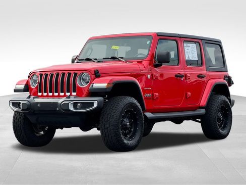 Used 2018 Jeep Wrangler Unlimited Sahara AWD/4WD image 3