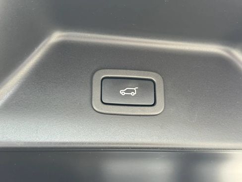 Used 2018 Land Rover Range Rover HSE AWD/4WD image 18
