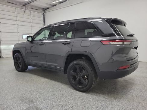 Used 2023 Jeep Grand Cherokee Altitude AWD/4WD image 4