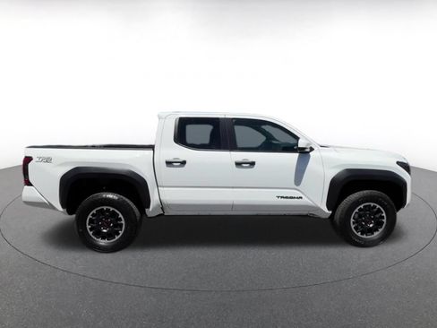 Used 2025 Toyota Tacoma TRD Off-Road AWD/4WD image 16