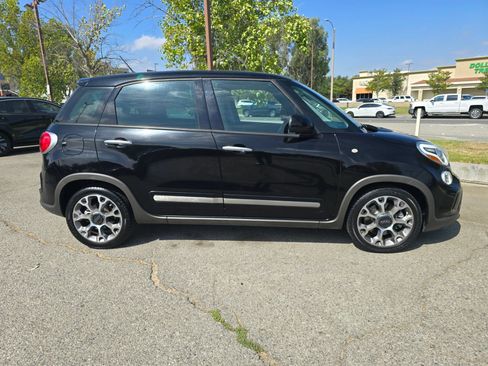 Used 2014 FIAT 500L Trekking w/ Popular Equipment Group FWD image 4