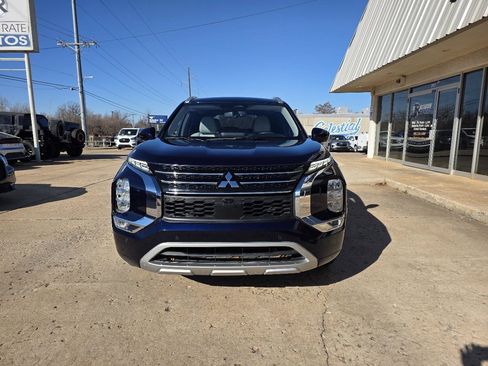 Used 2024 Mitsubishi Outlander SEL image 2