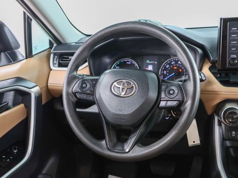 Used 2021 Toyota RAV4 LE AWD/4WD image 12