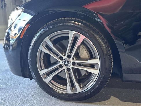 Used 2022 Mercedes-Benz E 350 4MATIC Sedan image 9