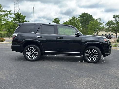 Used 2018 Toyota 4Runner Limited AWD/4WD image 10