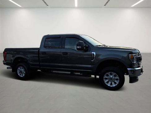 Used 2020 Ford F250 XLT w/ Snow Plow Prep Package image 6