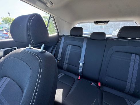 Used 2025 Hyundai Venue SEL image 39