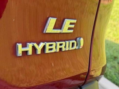 Certified 2023 Toyota RAV4 LE AWD/4WD image 8