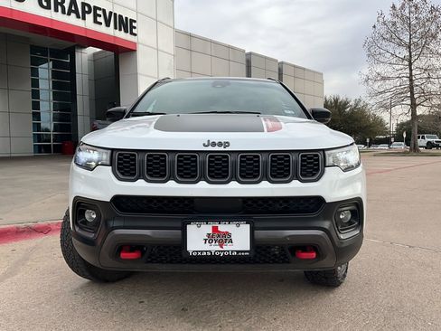 Used 2025 Jeep Compass Trailhawk w/ Trailer Tow Group image 3