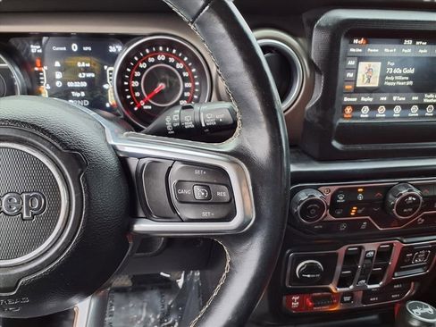 Used 2019 Jeep Wrangler Unlimited Rubicon w/ Cold Weather Group image 11