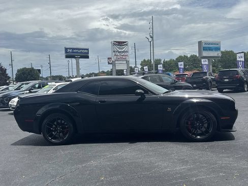 Used 2022 Dodge Challenger R/T Scat Pack RWD image 4