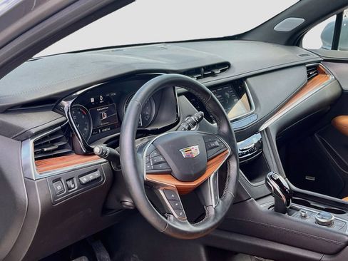 Used 2025 Cadillac XT5 Premium Luxury w/ Technology Package FWD image 9