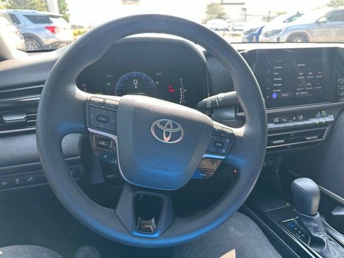 Used 2025 Toyota Camry LE FWD image 23