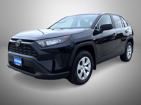 Used 2022 Toyota RAV4 LE AWD/4WD image 1
