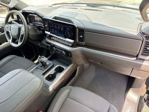 Used 2025 Chevrolet Silverado 1500 RST AWD/4WD image 18