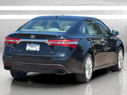 Used 2013 Toyota Avalon XLE Touring FWD image 5