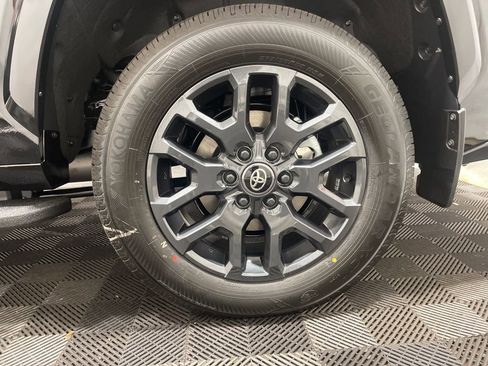 Used 2026 Toyota Sequoia Platinum image 29