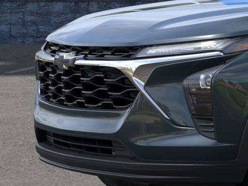 New 2026 Chevrolet Trax LS w/ LS Convenience Package FWD image 15