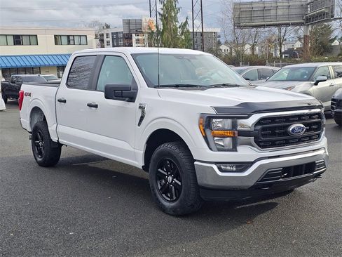 Used 2023 Ford F150 XLT w/ Trailer Tow Package image 3