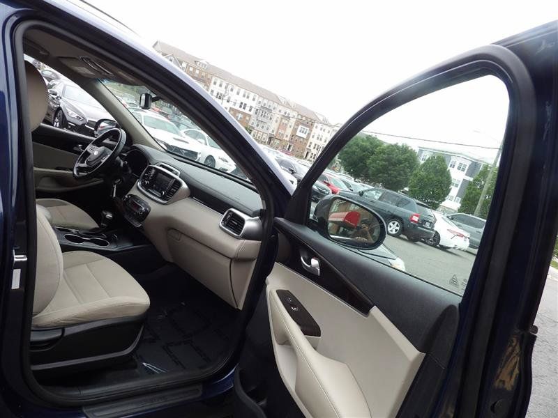 Used 2019 Kia Sorento AWD w/ LX Convenience Package image 14
