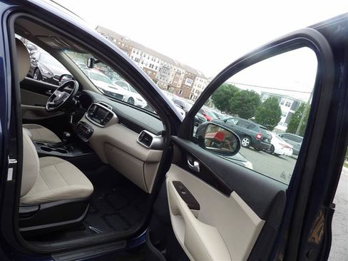 Used 2019 Kia Sorento AWD w/ LX Convenience Package image 14
