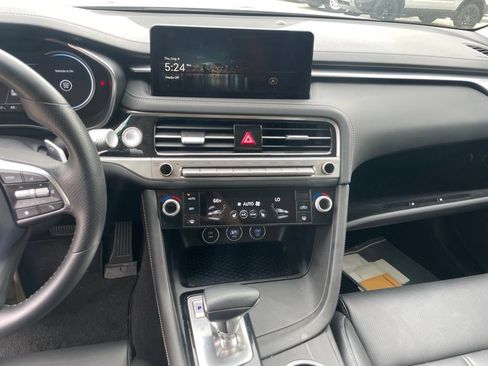 Used 2026 Genesis G70 2.5T RWD image 8