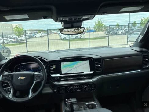 Used 2023 Chevrolet Silverado 1500 High Country w/ High Country Premium Package AWD/4WD image 10