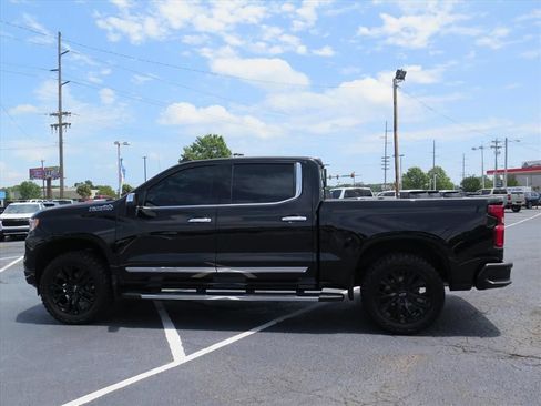 Used 2024 Chevrolet Silverado 1500 High Country w/ Technology Package AWD/4WD image 8