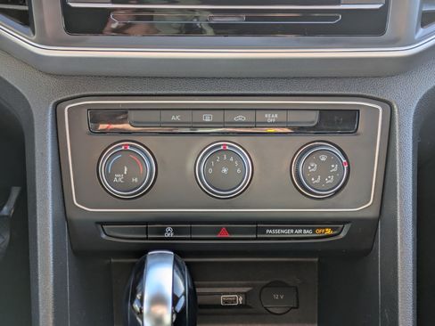 Used 2018 Volkswagen Atlas S image 22