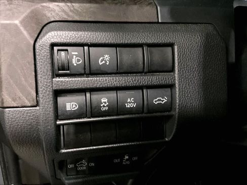Used 2024 Toyota Tacoma Limited w/ Limited Package (LT) AWD/4WD image 35