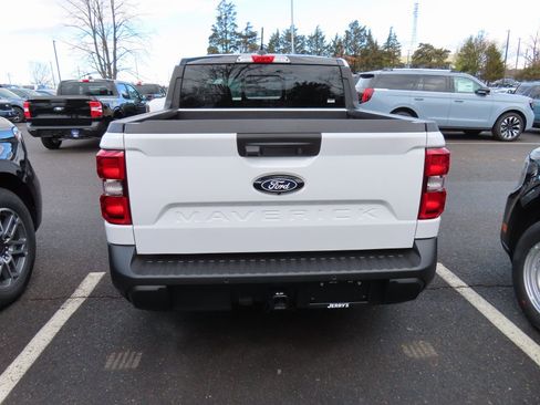 New 2026 Ford Maverick Lariat w/ Black Appearance Package image 5