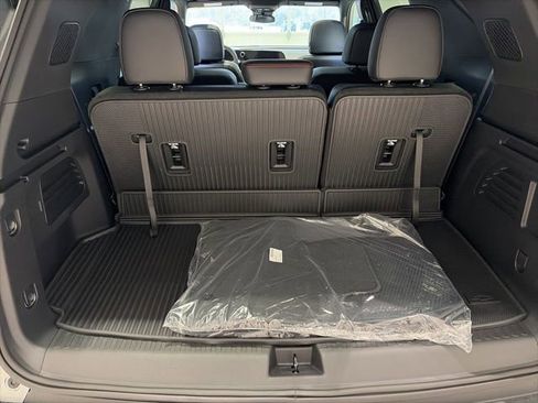 New 2026 Chevrolet Traverse Z71 w/ LPO, Floor Liner Package image 14