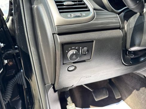 Used 2019 Jeep Grand Cherokee Altitude AWD/4WD image 29