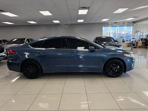 Used 2019 Ford Fusion SE w/ Equipment Group 151A image 3