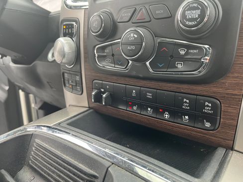 Used 2017 RAM 1500 Laramie w/ Convenience Group image 17