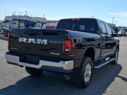 Used 2025 RAM 2500 Big Horn AWD/4WD image 4