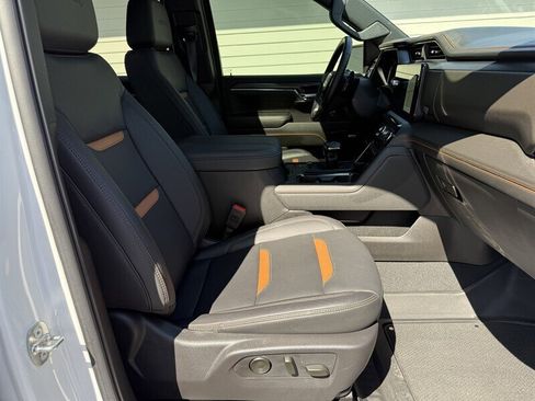 Used 2024 GMC Sierra 1500 AT4 w/ Technology Package image 32