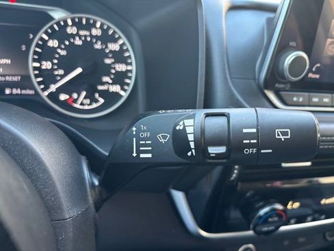 Used 2022 Nissan Rogue SV image 42