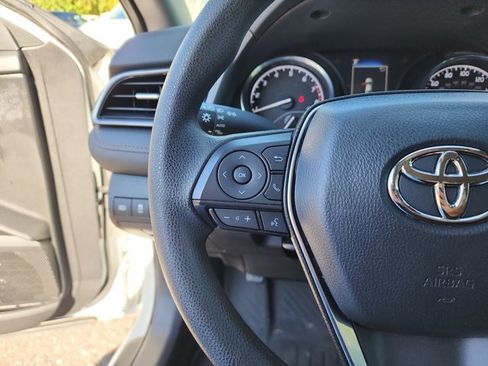 Used 2020 Toyota Camry LE image 20