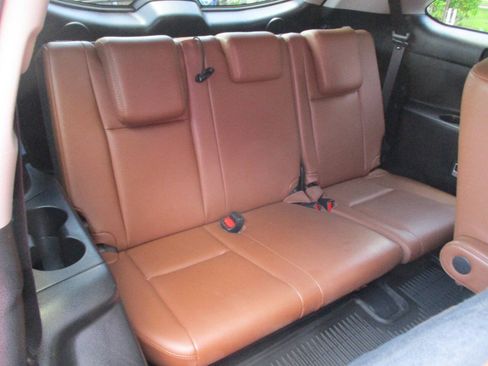 Used 2018 Toyota Highlander Limited FWD image 31