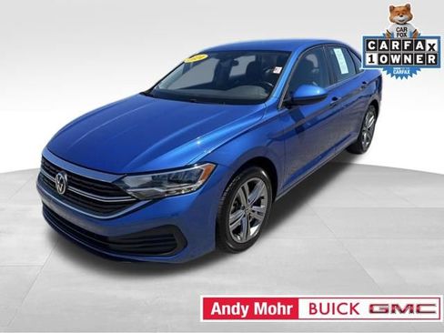 Used 2024 Volkswagen Jetta SE FWD image 5