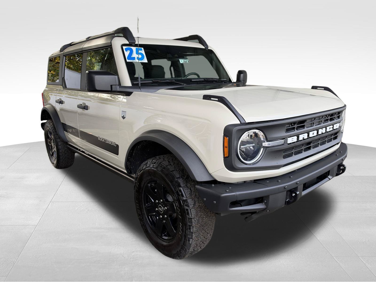Used 2025 Ford Bronco Big Bend w/ Black Diamond Package AWD/4WD image 3