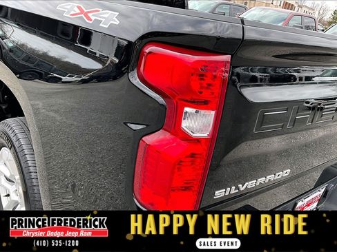 Used 2023 Chevrolet Silverado 1500 LT image 24